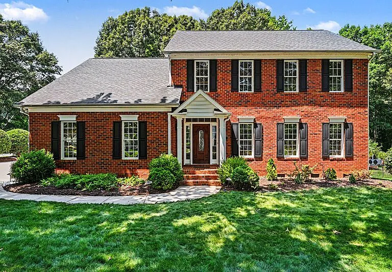 10403 Persimmon Creek Dr — Photo 2