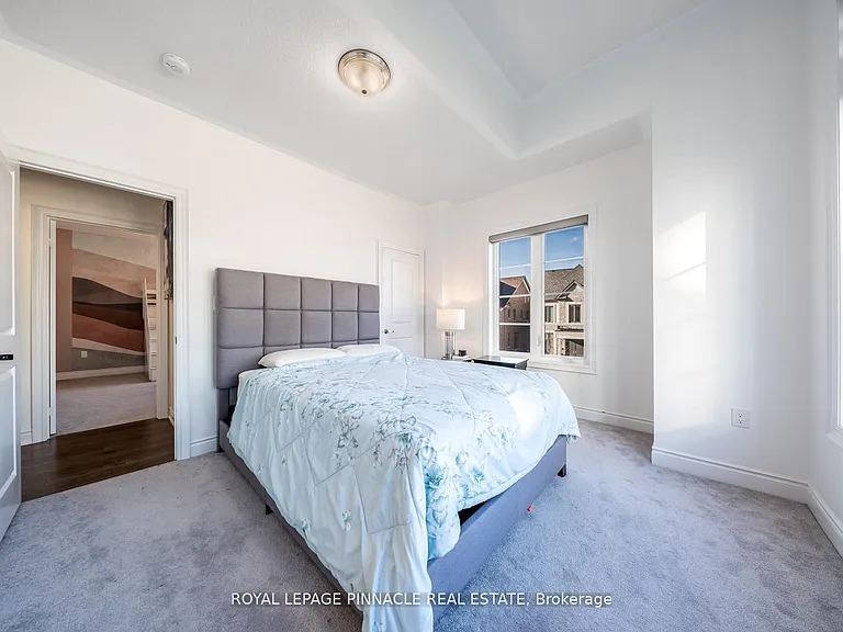 1504 Yellow Rose Cir #UPPER — Photo 34