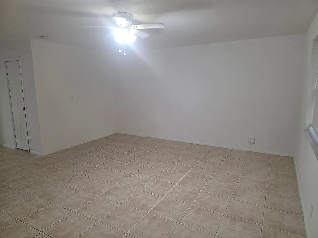 2 bed, 1.5 bath, 3106 sqft, $2,000 — Photo 4