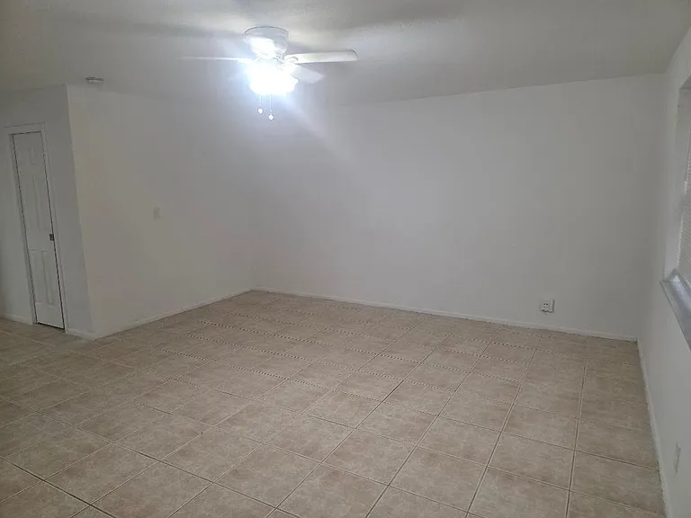 3800 SW 2nd Ct #1-6 — Photo 4