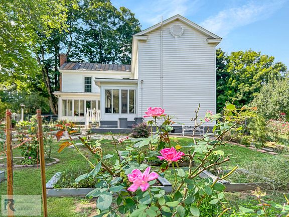 42nd image of 1272 Museville Rd
