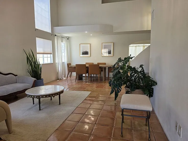 398 N Brook Glen Ln — Photo 4