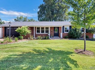 21 Flora Dr, Festus, MO 63028