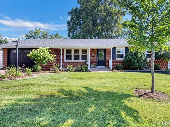 21 Flora Dr, Festus, MO 63028