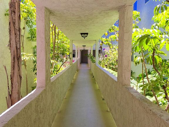 5th image of 1021 12th St APT 307