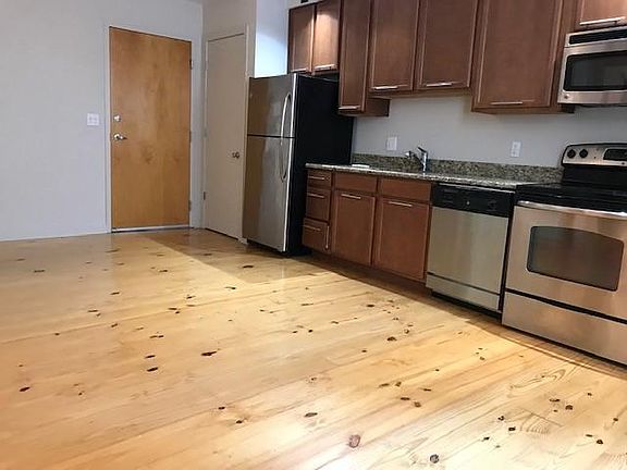 5th image of 1512 Walnut St #204