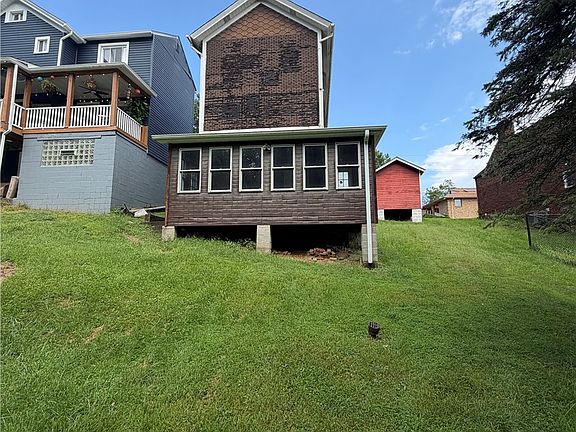24th image of 111 Patterson St