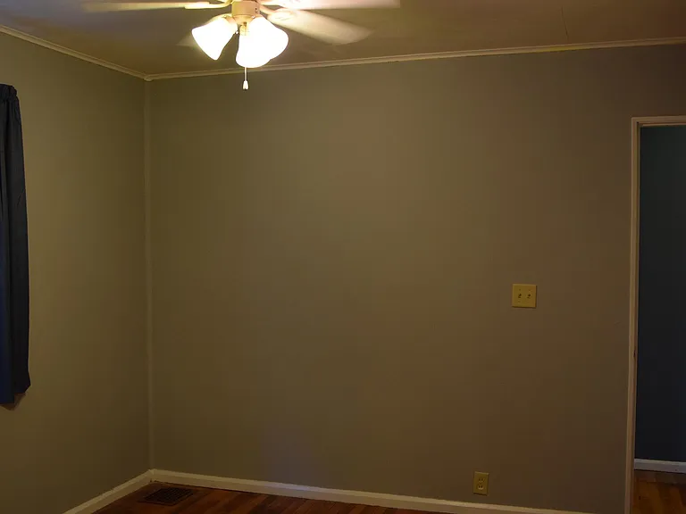2nd Middle Suite-style bedroom attached to shared bathroom