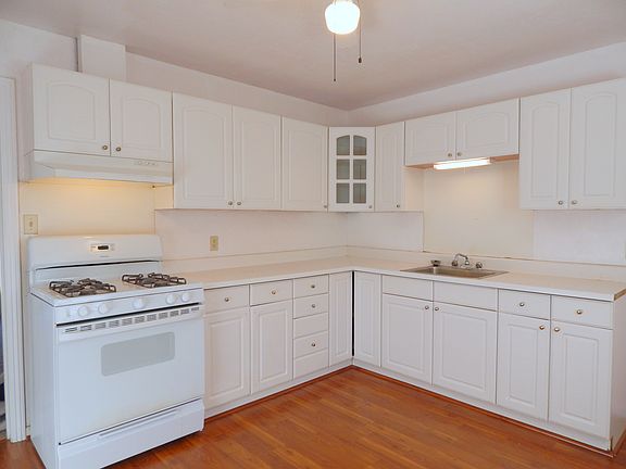 5th image of 5316 49th St