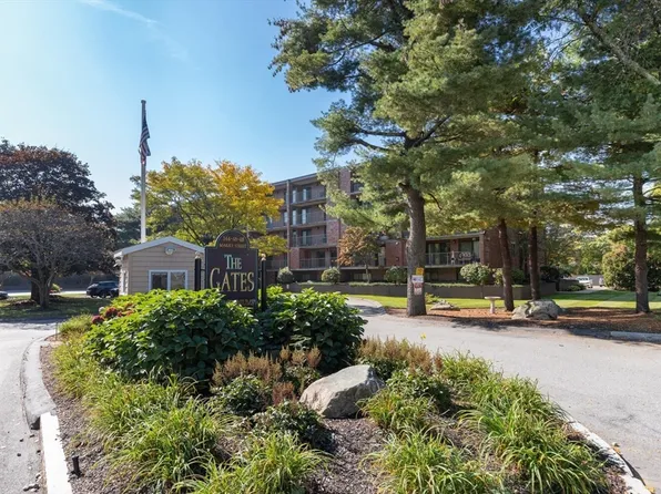 146 Marble St APT 507, Stoneham, MA 02180