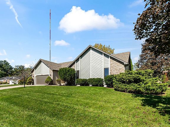 2nd image of 3012 Peppertree Trl