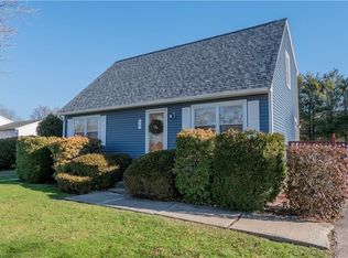 28 Busher Dr, Middletown, RI 02842
