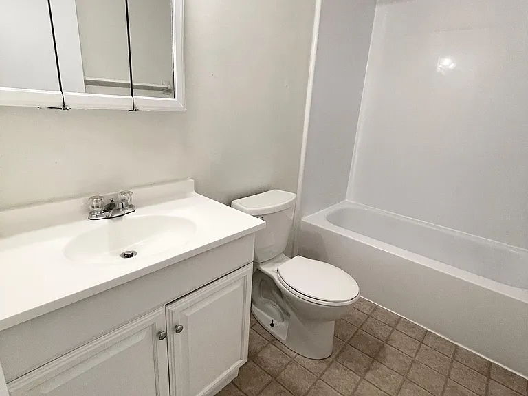 135 E Maynard Ave — Photo 20