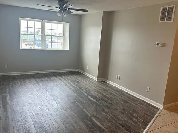 240 Geri Ln APT D, Richmond, KY 40475