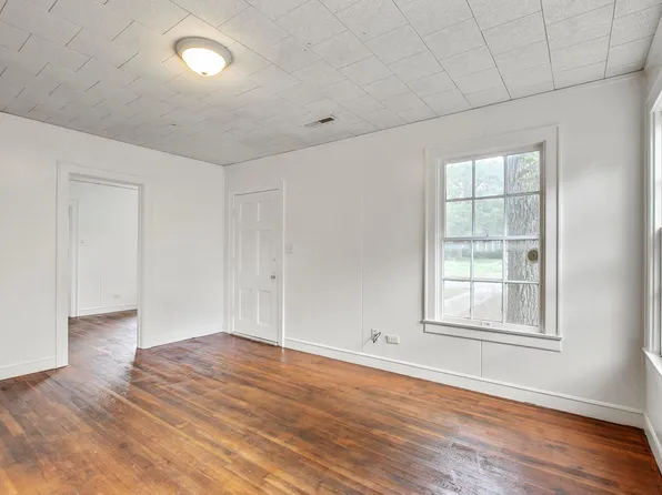 1403 Burns Blvd, Taylor, TX 76574