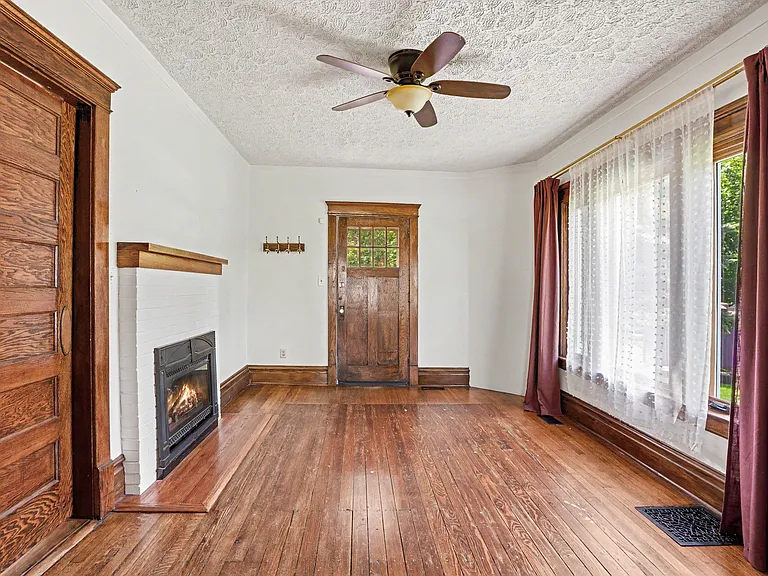1155 Portage Ave — Photo 7
