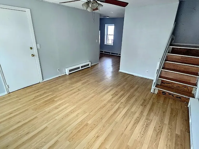 112 W Parmenter St #B — Photo 9