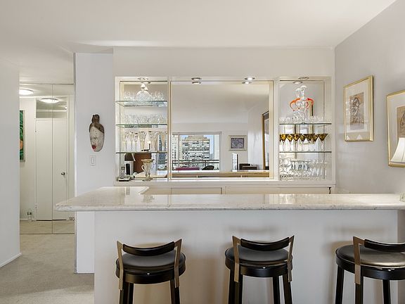 5th image of 400 E 56th St APT 33P