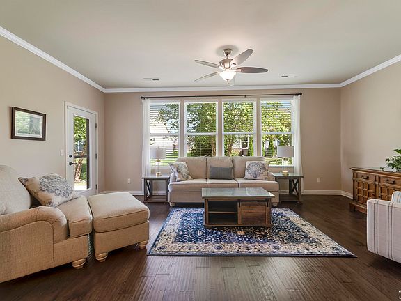 5th image of 23930 Montague Dr