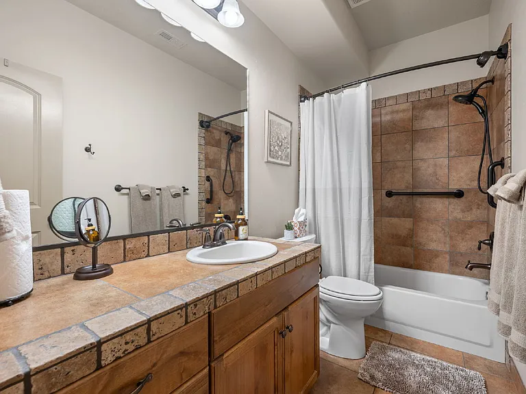 481 W Omni Ln — Photo 23