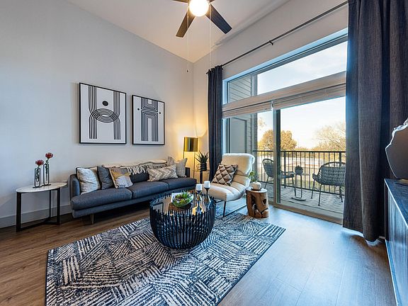 3rd image of 2706 Montopolis Dr #246