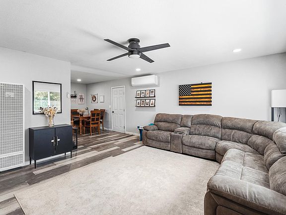 3rd image of 1440 Harrah Place