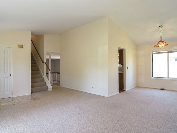 3rd image of 101 E Harbor Dr