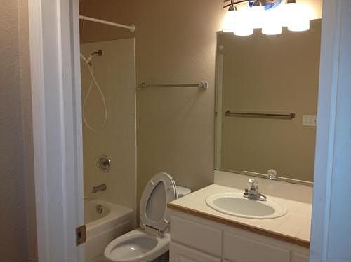 3rd image of 14200 NE 171st St #203