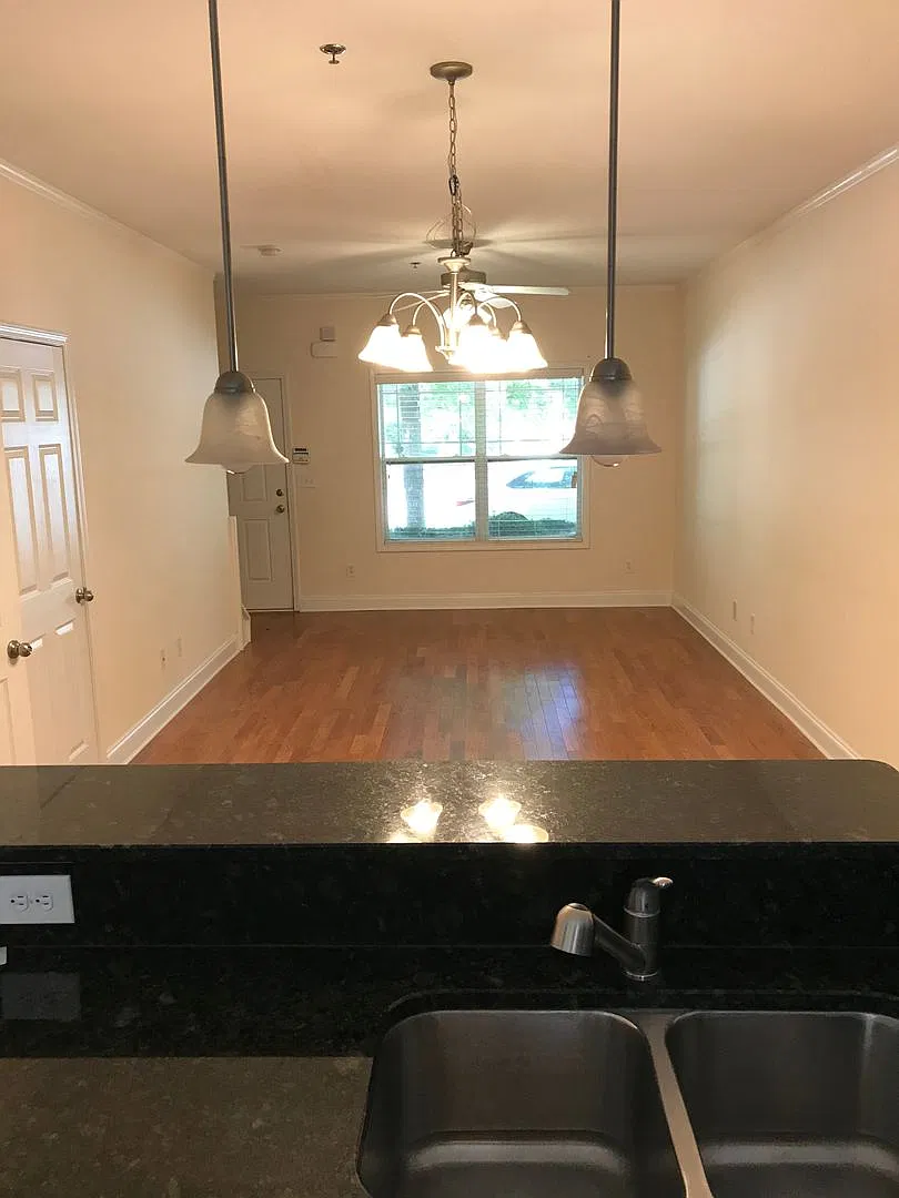 Luxury 2 Bedroom Townhouse at Whitehall Village — Photo 1