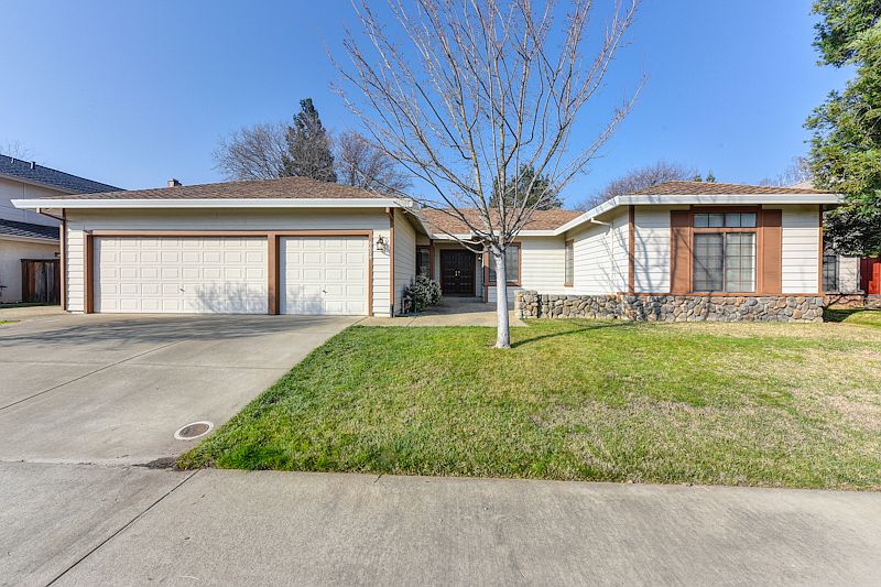 1st image of 8658 W Camden Dr