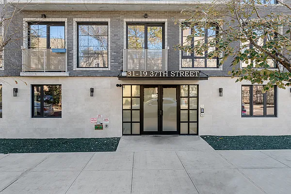 Rented by REAL New York | media 139