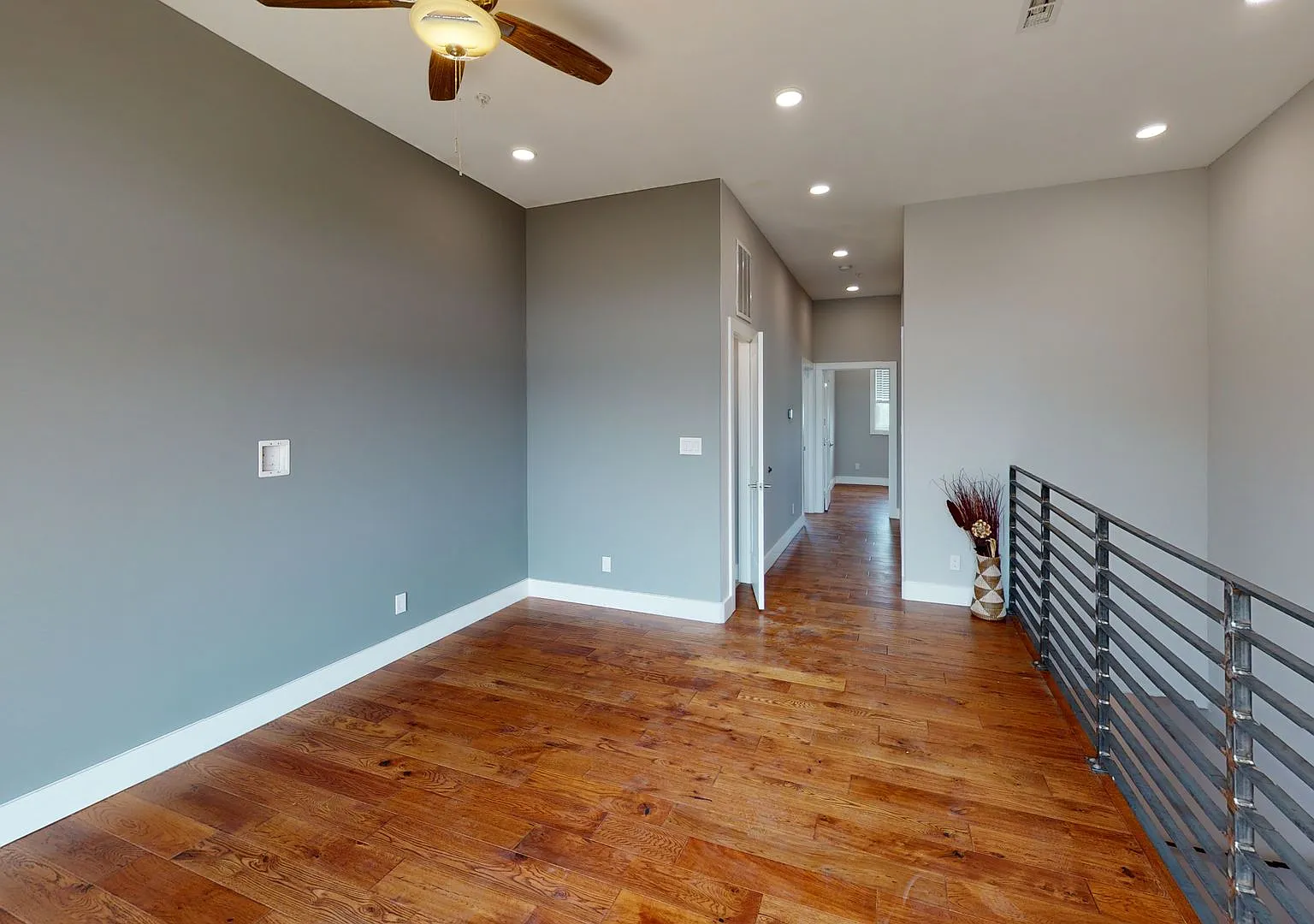 Waitlist for Aug2027Jul2028 Now Open! |3BR/3BA Premium Condo Near UTK — Photo 4