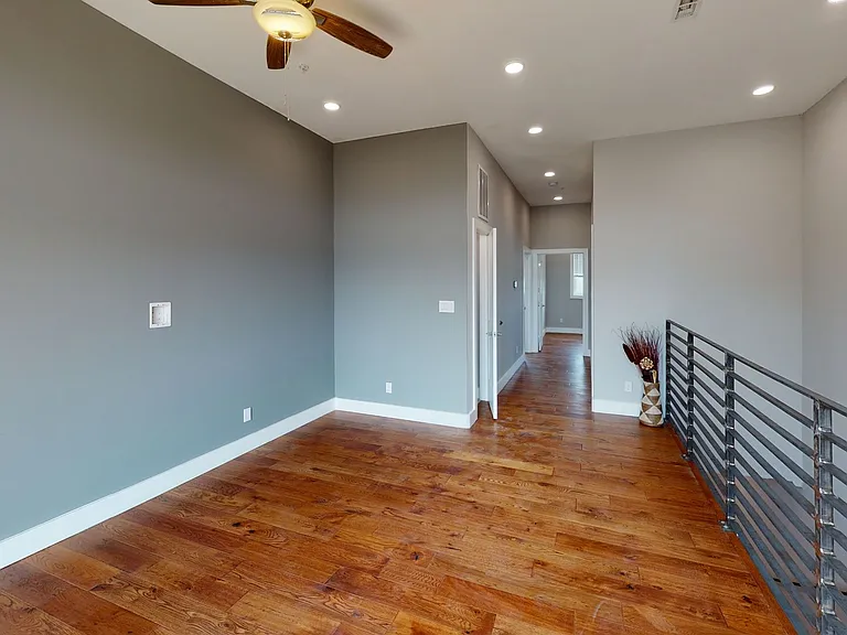 1117 Laurel Ave #303 — Photo 4
