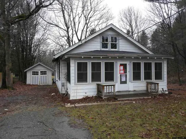 2 Scott Ln, Hoosick Falls, NY 12090