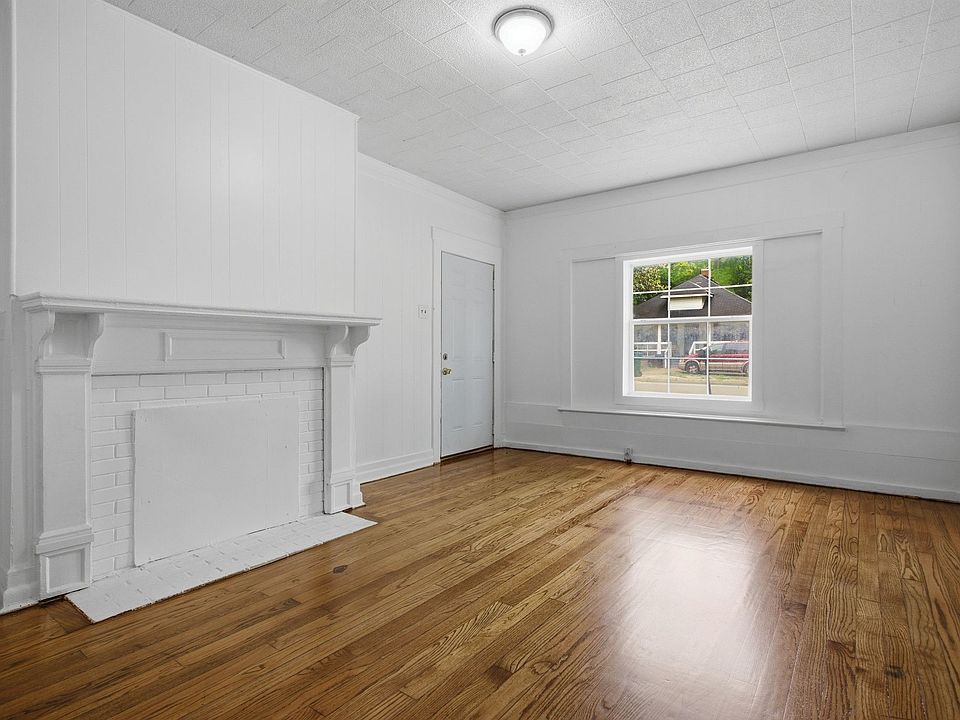 1st image of 626 Childers St