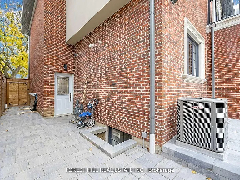 132 Lothian Ave — Photo 38