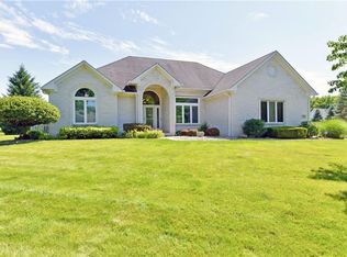 4001 Cobblestone Dr, Greenwood, IN 46143