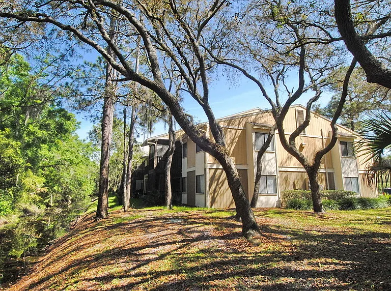 Stone Creek Apartments — Photo 16