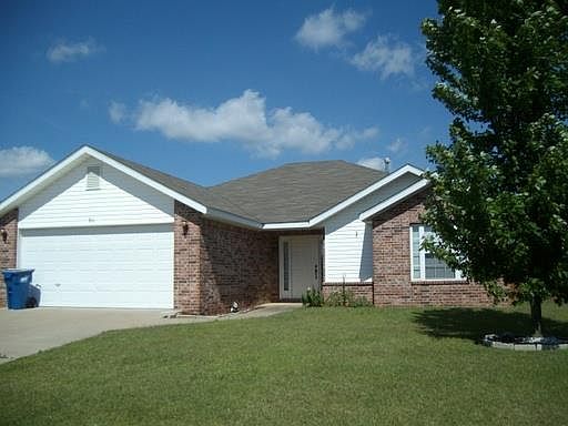 1st image of 911 SW Navajo Dr