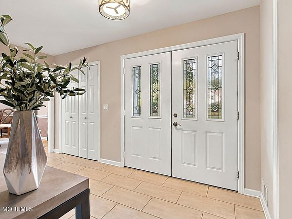 4th image of 41 Hillyer Circle