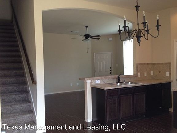 5th image of 546 Creekside Cir