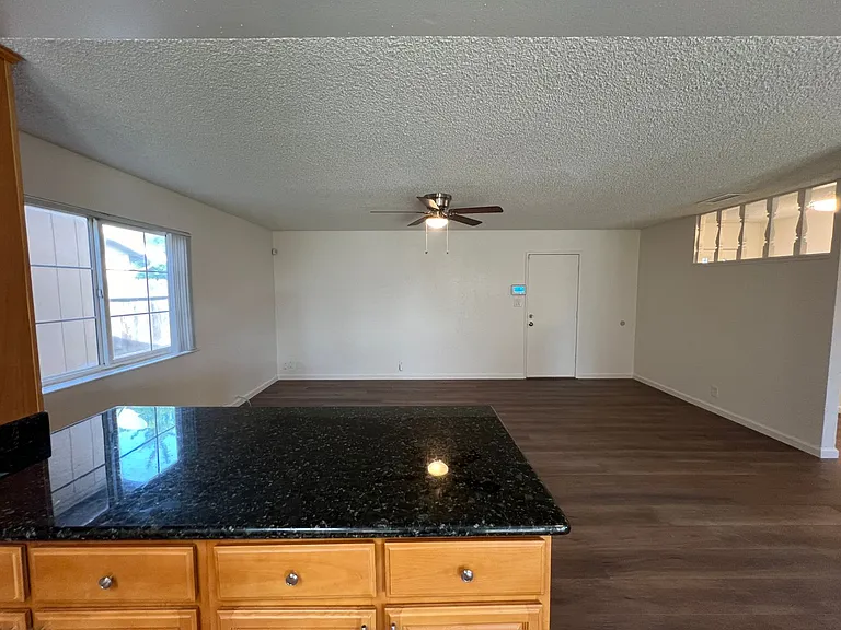 838 El Dorado St — Photo 12