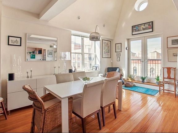 2nd image of 266 W 115th St APT 7A