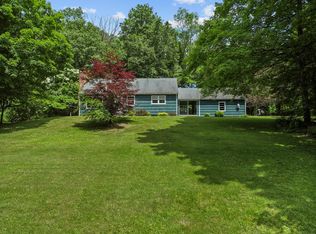 66 Spectacle Ln, Ridgefield, CT 06877