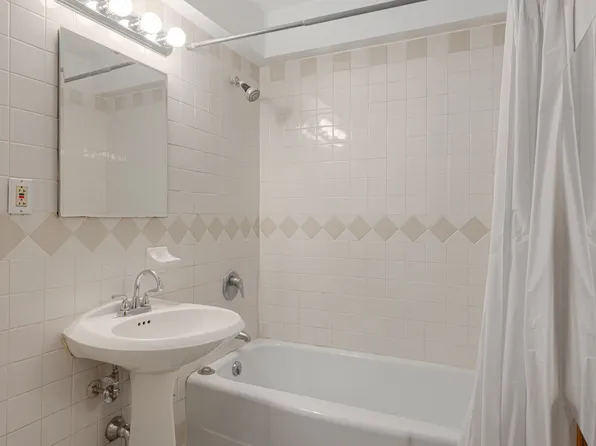 136 East 56th Street image 13 of 13