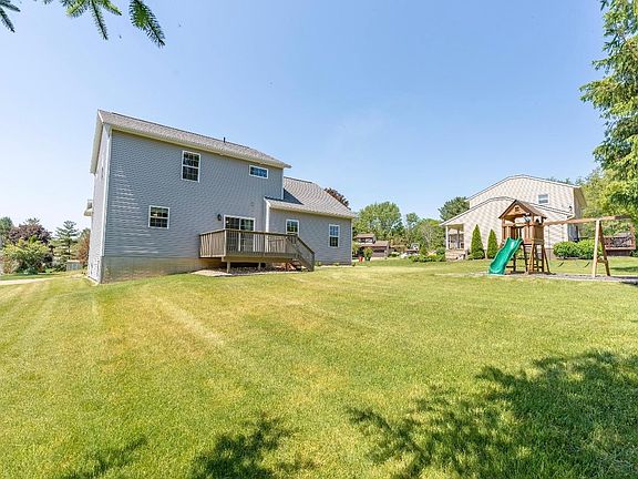 4th image of 2307 Comet Cir NW