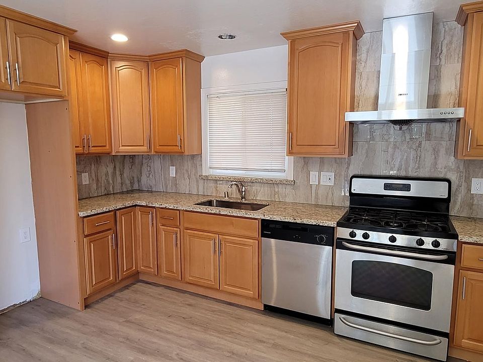 Freshly Renovated Kitchen, with/without refrigerator