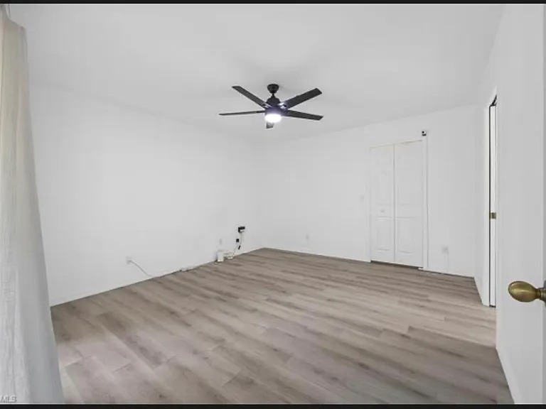4013 NE 10th Pl — Photo 10