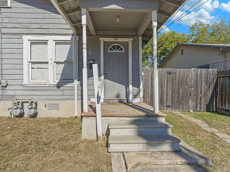 313 La Manda Blvd — Photo 2