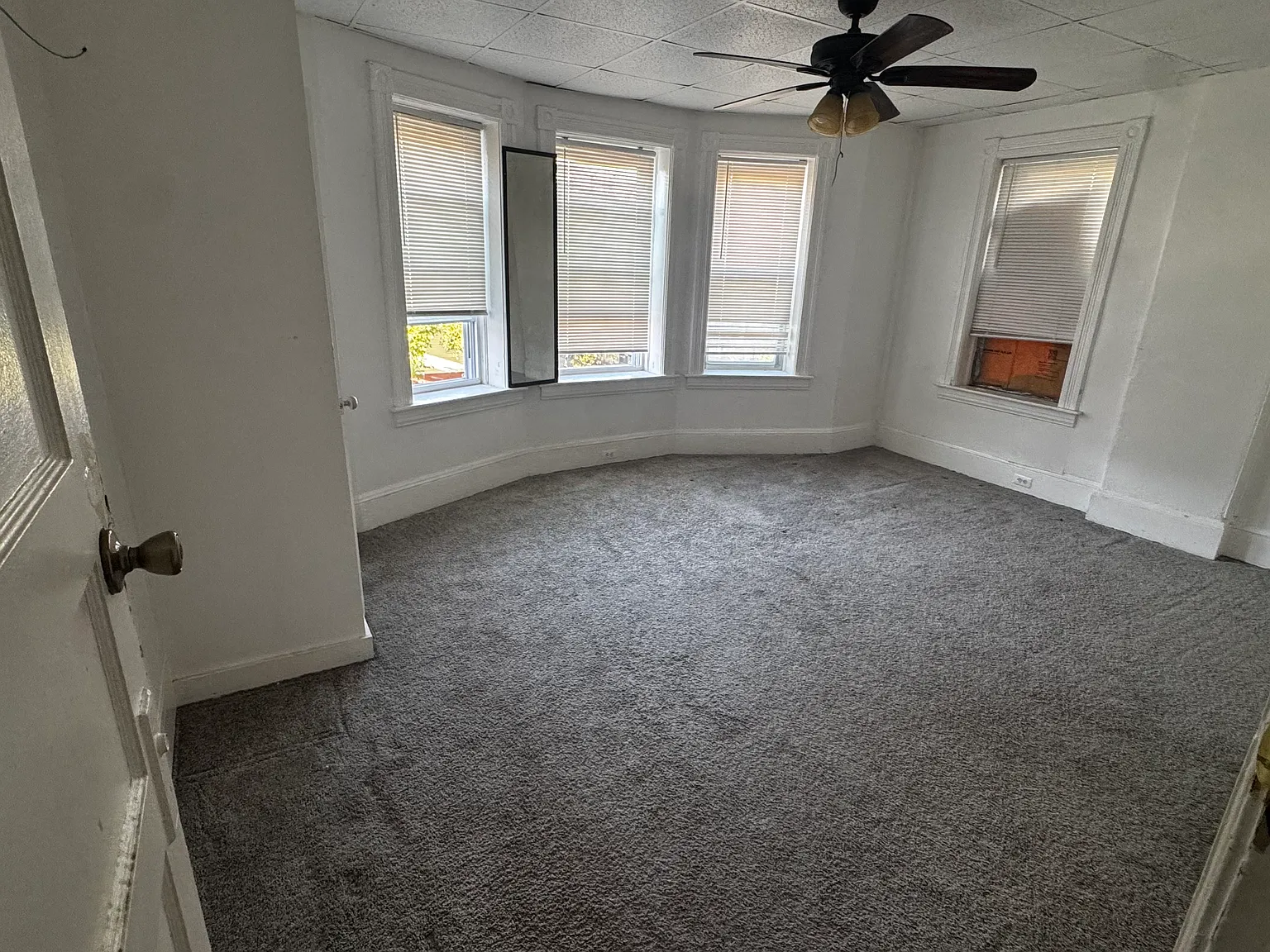 3 bed, 1300 sqft, $1,700 — Photo 2